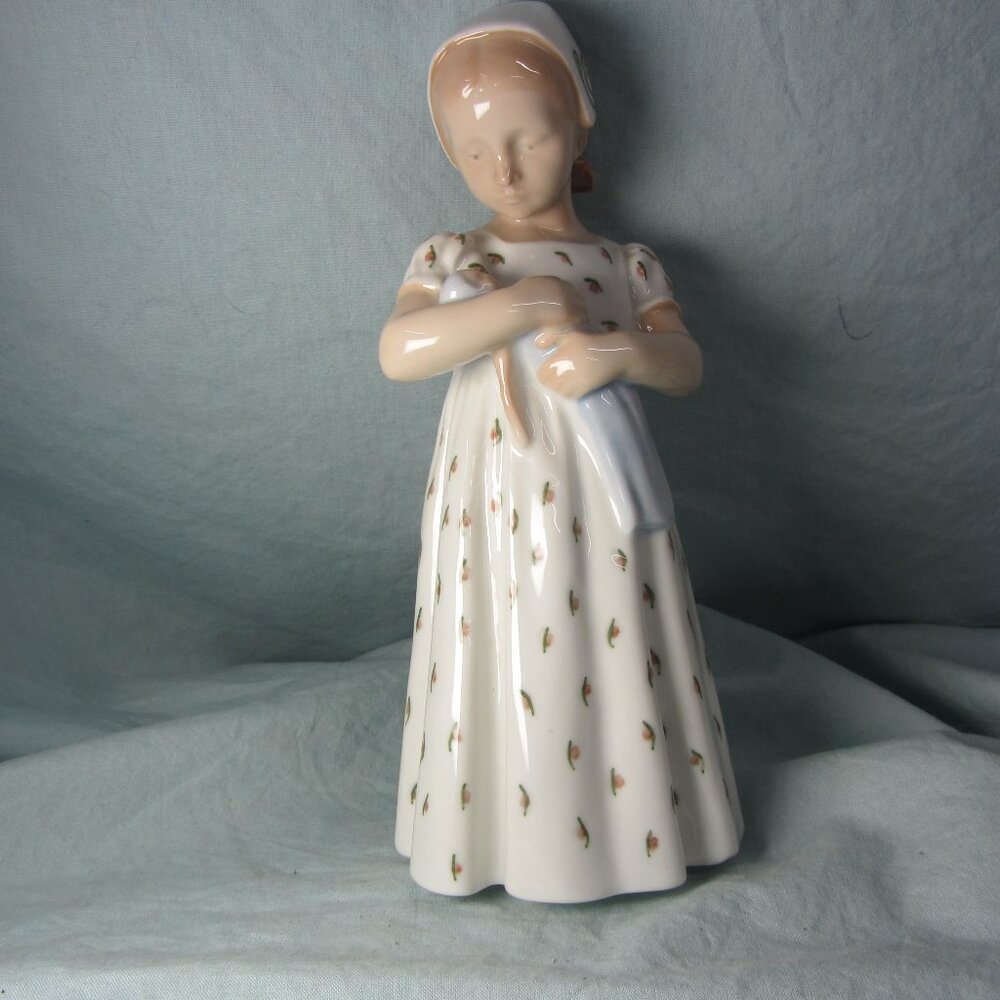 B&G Denmark Mary Girl holding her doll lovingly Bing & Grondahl figurine (H119)